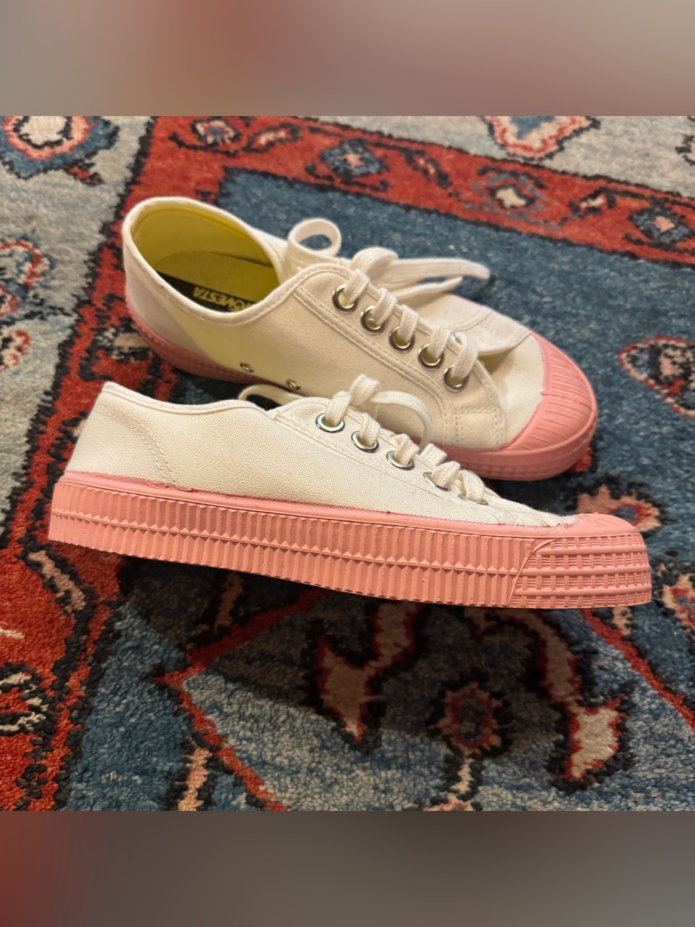 Novesta star master Women's Canvas Low-Top Sneakers in White with Pink Sole